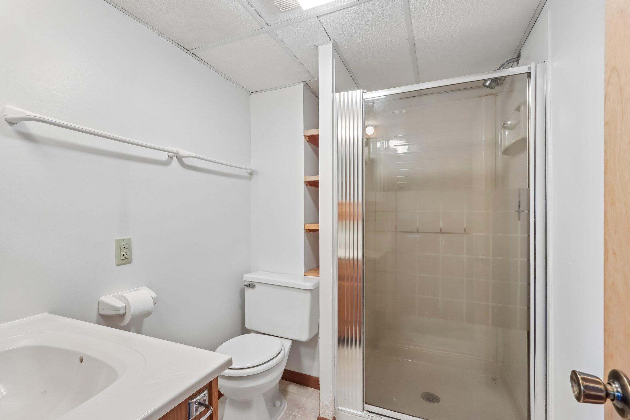 4765 West Willow Road Brown Deer, WI 53223 - Photo 25 of 33 Basement Full Bath V1