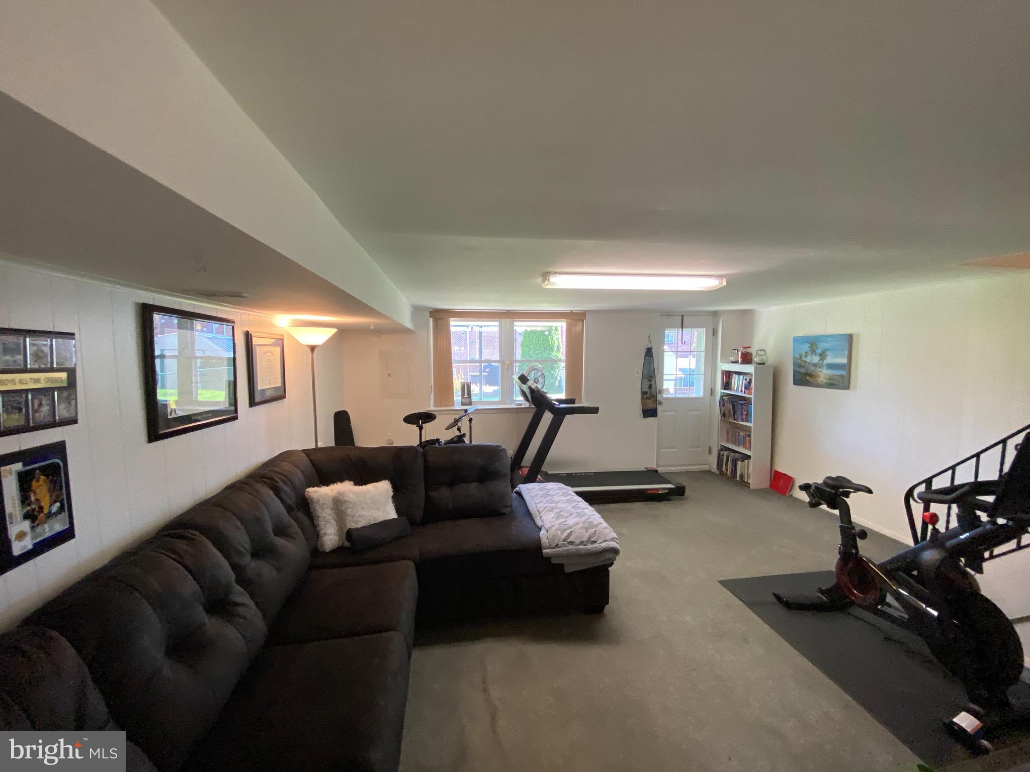 7408 Hill Road Philadelphia, PA 19128 - Photo 11 of 44 Gallery Image 11