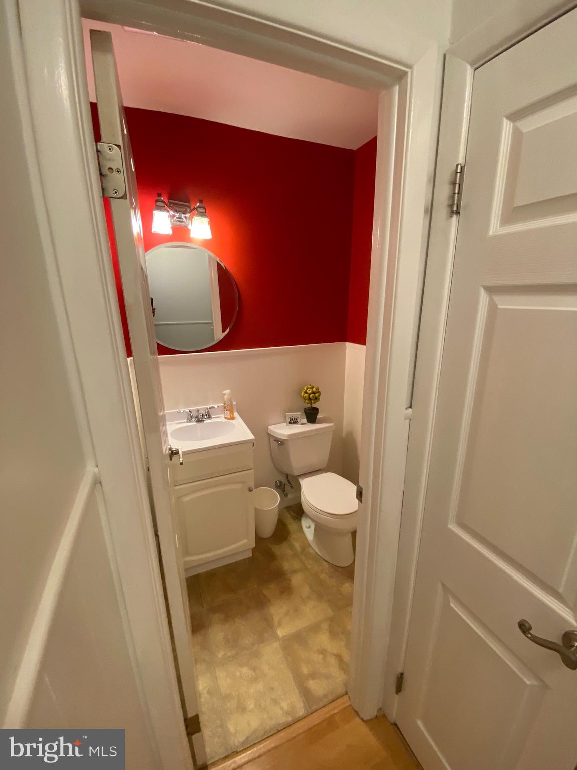 7408 Hill Road Philadelphia, PA 19128 - Photo 9 of 44 Gallery Image 9