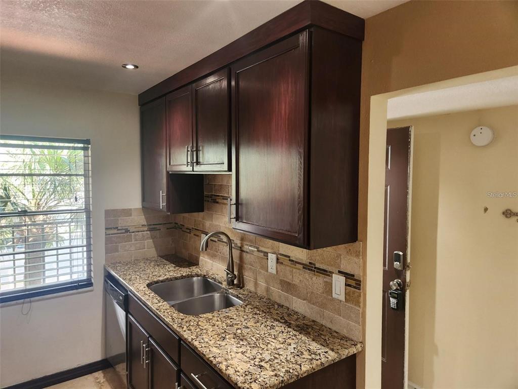 2452 Enterprise Road, Unit 27 Clearwater, FL 33763 - Photo 6 of 34 Gallery Image 6