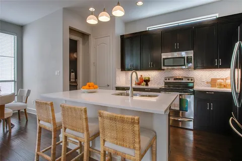 $439,000 | 2100 North Fitzhugh Avenue, Unit H, Dallas, TX 75204