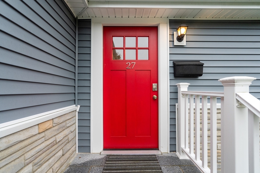 27 Pope Hill Road Milton, MA 02186 - Photo 3 of 28 Gallery Image 3