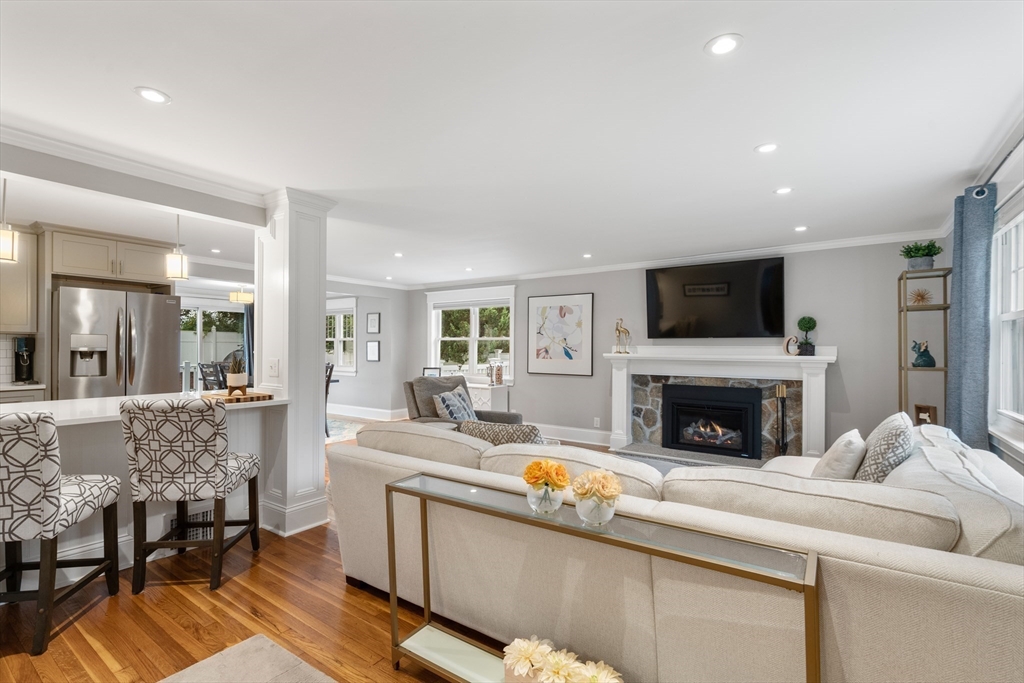 27 Pope Hill Road Milton, MA 02186 - Photo 4 of 28 Gallery Image 4