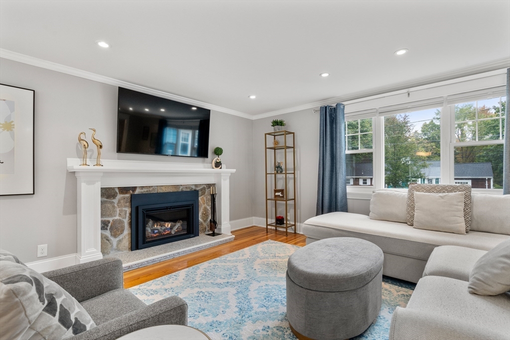 27 Pope Hill Road Milton, MA 02186 - Photo 7 of 28 Gallery Image 7