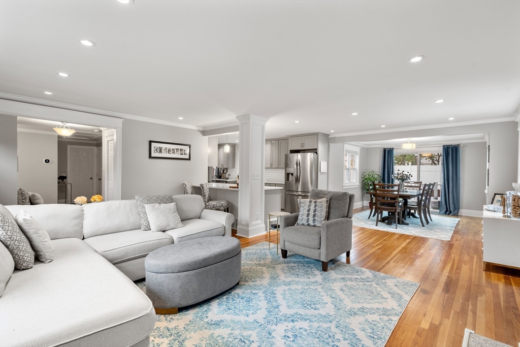 27 Pope Hill Road Milton, MA 02186 - Photo 9 of 28 Gallery Image 9