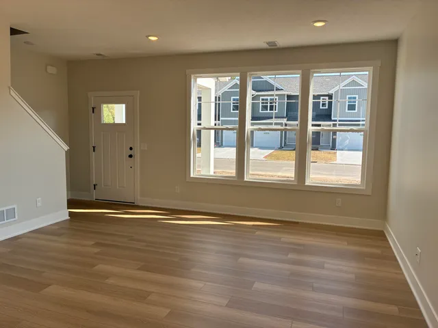 $332,500 | 6114 Stahl Dr Spring Lake, Unit 16, Muskegon, MI 49444