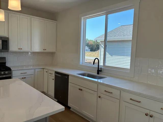 $332,500 | 6114 Stahl Dr Spring Lake, Unit 16, Muskegon, MI 49444