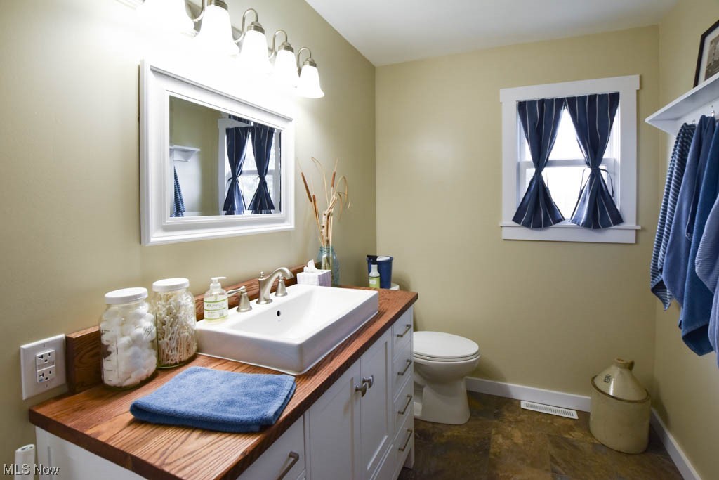 2393 Fulton Road Wooster, OH 44691 - Photo 16 of 35 Full Bathroom