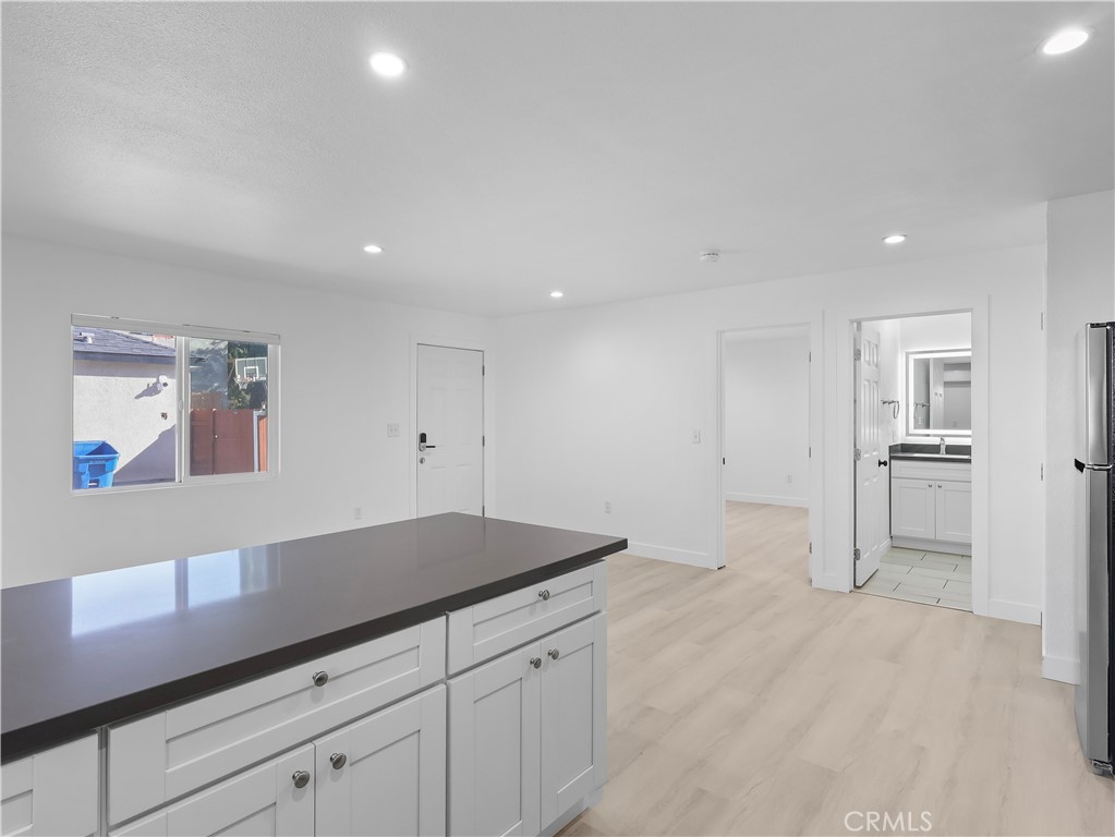 8828 Chimineas Avenue Northridge, CA 91325 - Photo 13 of 30