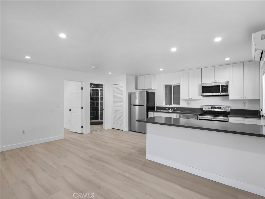 8828 Chimineas Avenue Northridge, CA 91325 - Photo 14 of 30