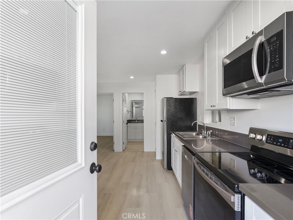 8828 Chimineas Avenue Northridge, CA 91325 - Photo 24 of 30