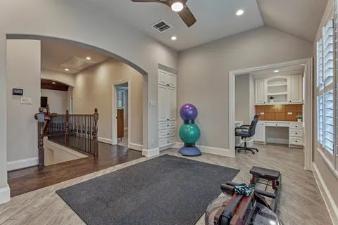 $1,900,000 | 66 South Player Manor Circle, The Woodlands, TX 77382