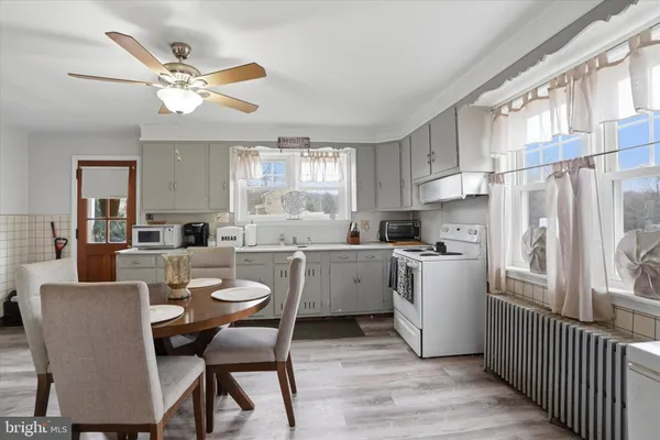 $374,900 | 1937 Hoffmansville Road, Frederick, PA 19435