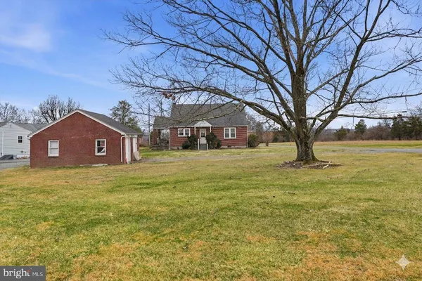 $374,900 | 1937 Hoffmansville Road, Frederick, PA 19435