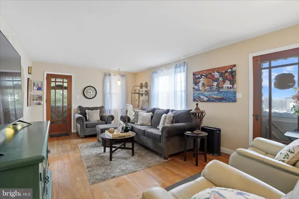 $374,900 | 1937 Hoffmansville Road, Frederick, PA 19435