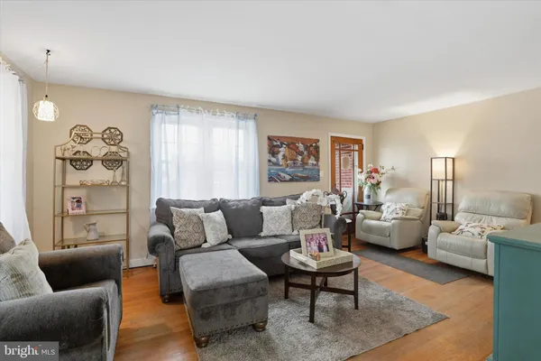 $374,900 | 1937 Hoffmansville Road, Frederick, PA 19435