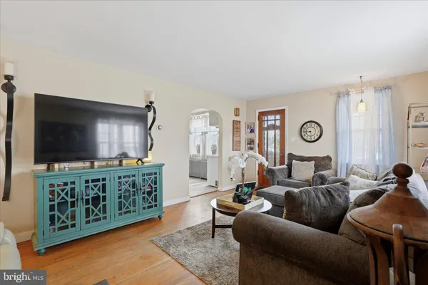 $374,900 | 1937 Hoffmansville Road, Frederick, PA 19435