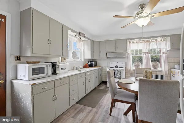 $374,900 | 1937 Hoffmansville Road, Frederick, PA 19435