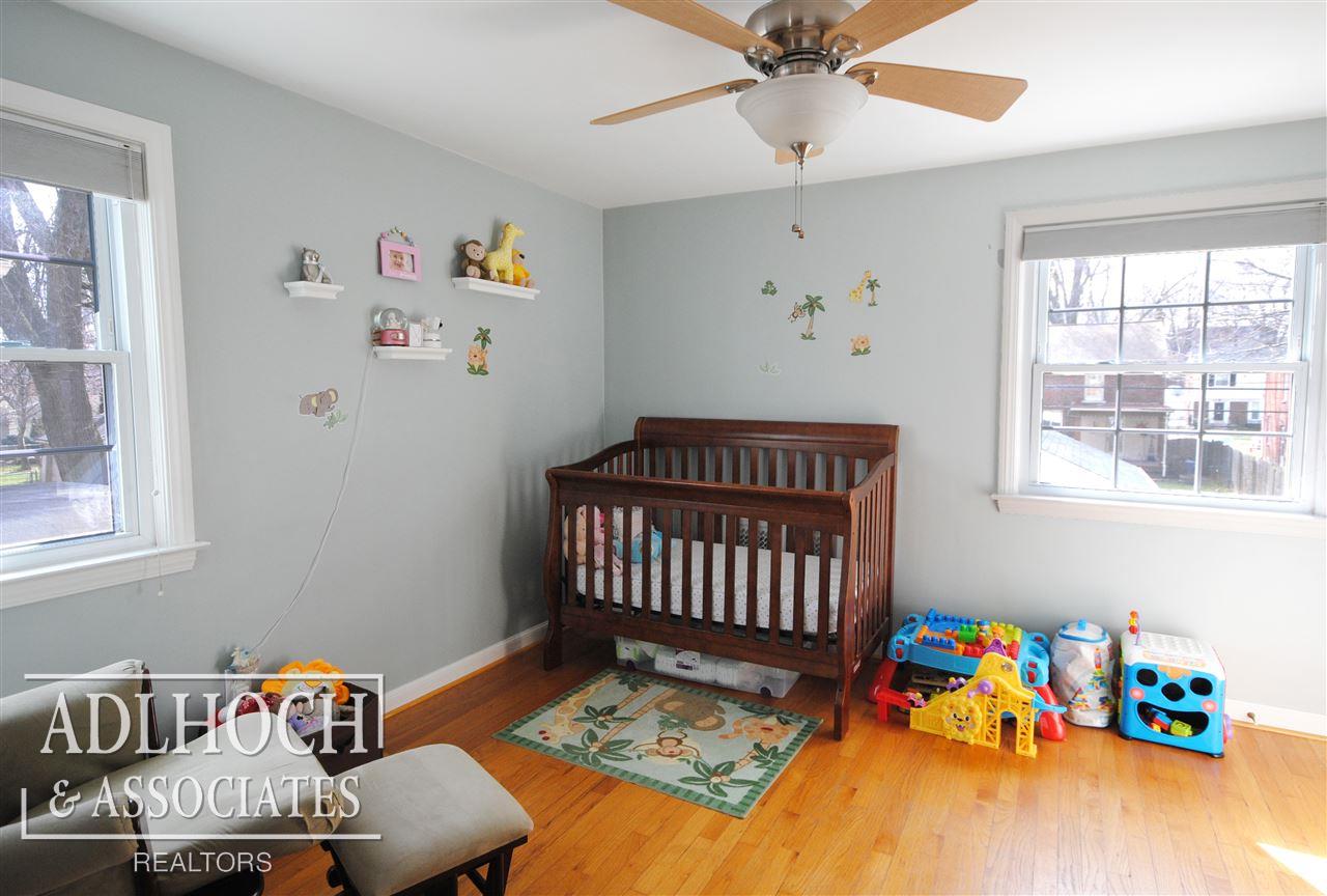 1677 Prestwick Road Grosse Pointe, MI 48236 - Photo 13 of 19 31314683-12.JPG