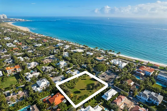 a view of an outdoor space