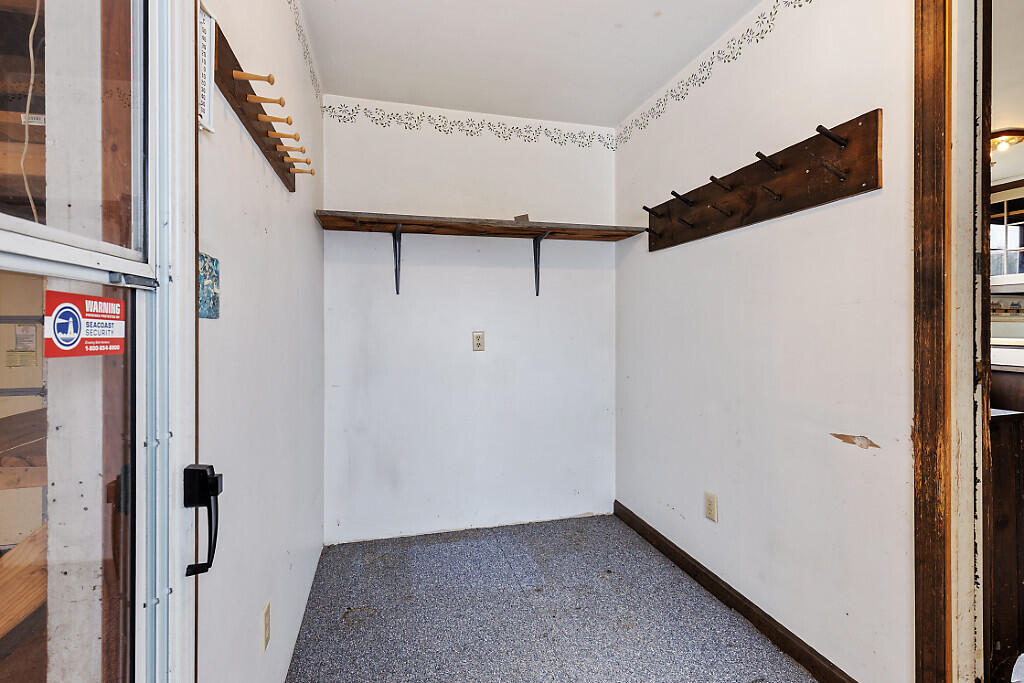 39 Joy Road Fairfield, ME 04937 - Photo 13 of 59 17_BP5A0480_DxO_mls