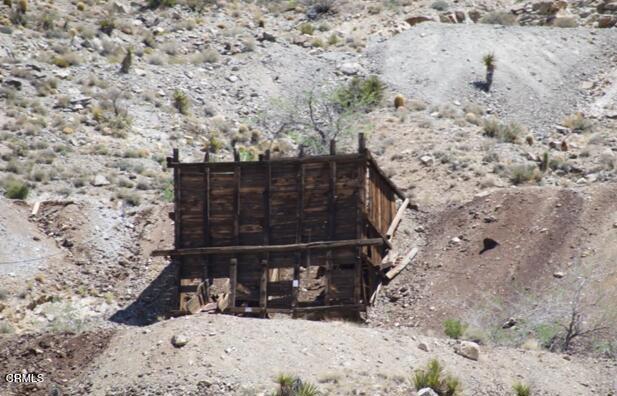 9 Clark Mountain Road Baker, CA 92309 - Photo 34 of 48 a view of wooden brick wall