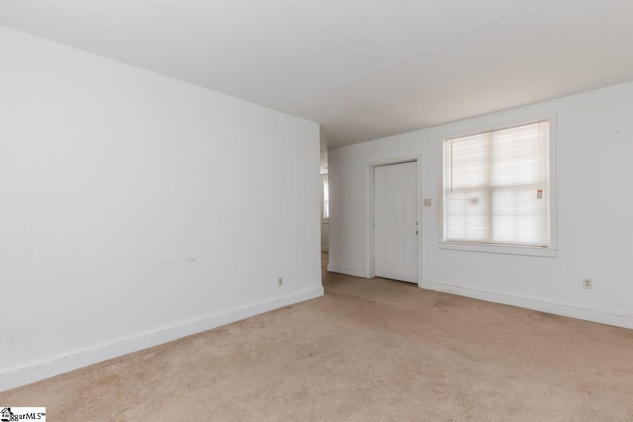 23 Ridgeway Drive Greenville, SC 29605 - Photo 4 of 8 Gallery Image 4