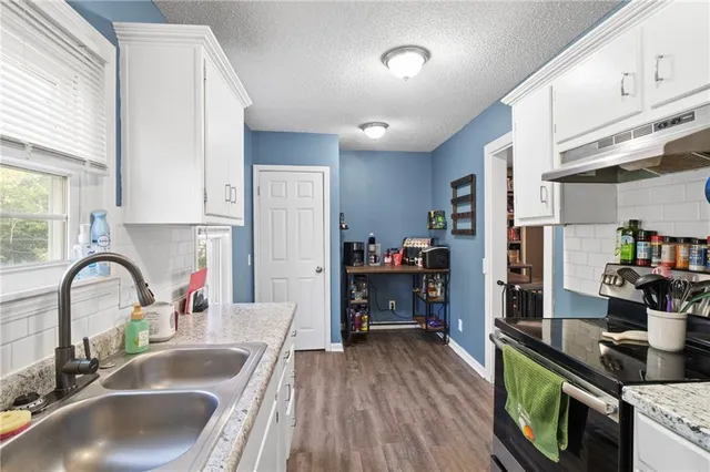 $185,000 | 2804 Northeast Parvin Road, Kansas City, MO 64117