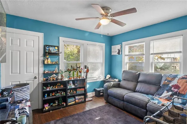 $185,000 | 2804 Northeast Parvin Road, Kansas City, MO 64117