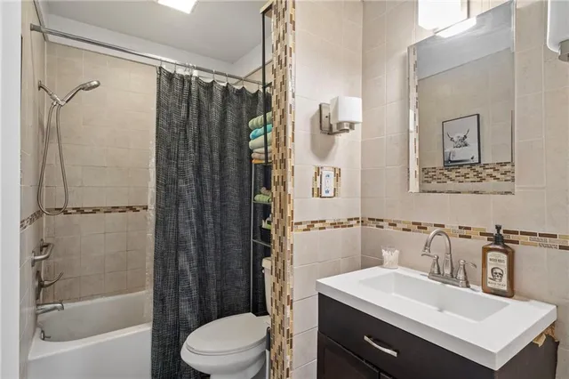 $185,000 | 2804 Northeast Parvin Road, Kansas City, MO 64117