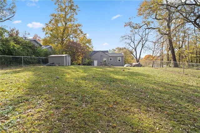$185,000 | 2804 Northeast Parvin Road, Kansas City, MO 64117