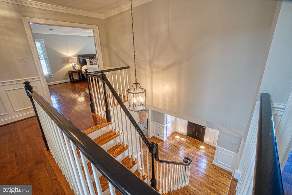 1133 Round Pebble Lane Reston, VA 20194 - Photo 12 of 31 GLEAMING HARDWOODS MAIN + UPPER LEVELS