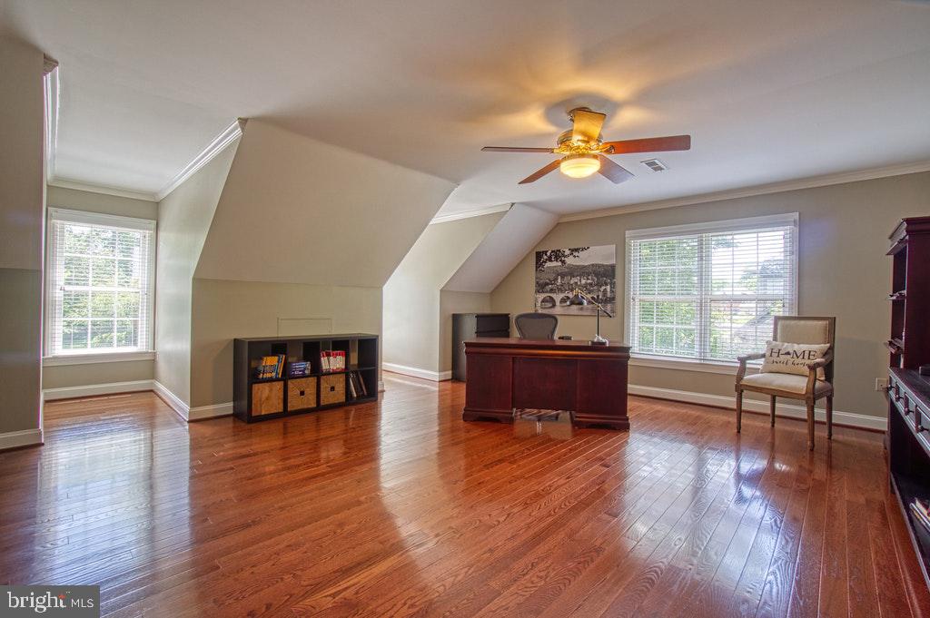 1133 Round Pebble Lane Reston, VA 20194 - Photo 20 of 31 BONUS BR #4 OVER GARAGE (current home office)