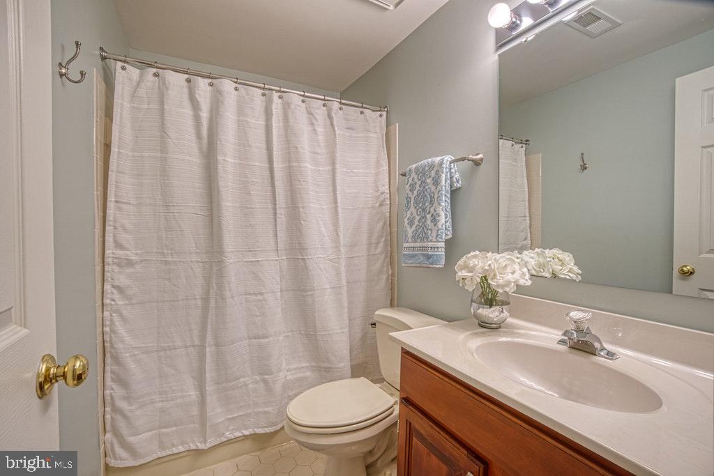 1133 Round Pebble Lane Reston, VA 20194 - Photo 24 of 31 FULL BATH #3 IN BASEMENT