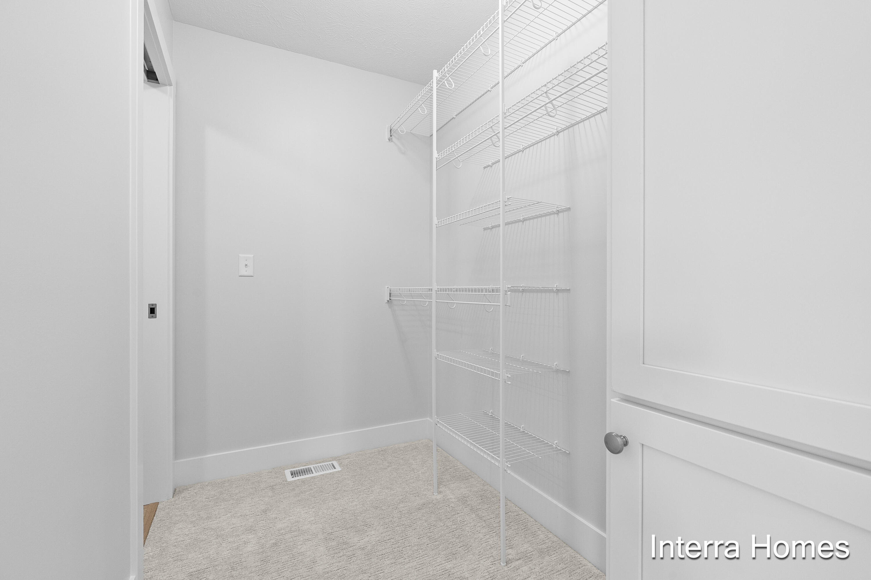 327 Round Hill Road Kalamazoo, MI 49009 - Photo 16 of 29 Round Hill Rd 327 Kalamazoo 49009-16