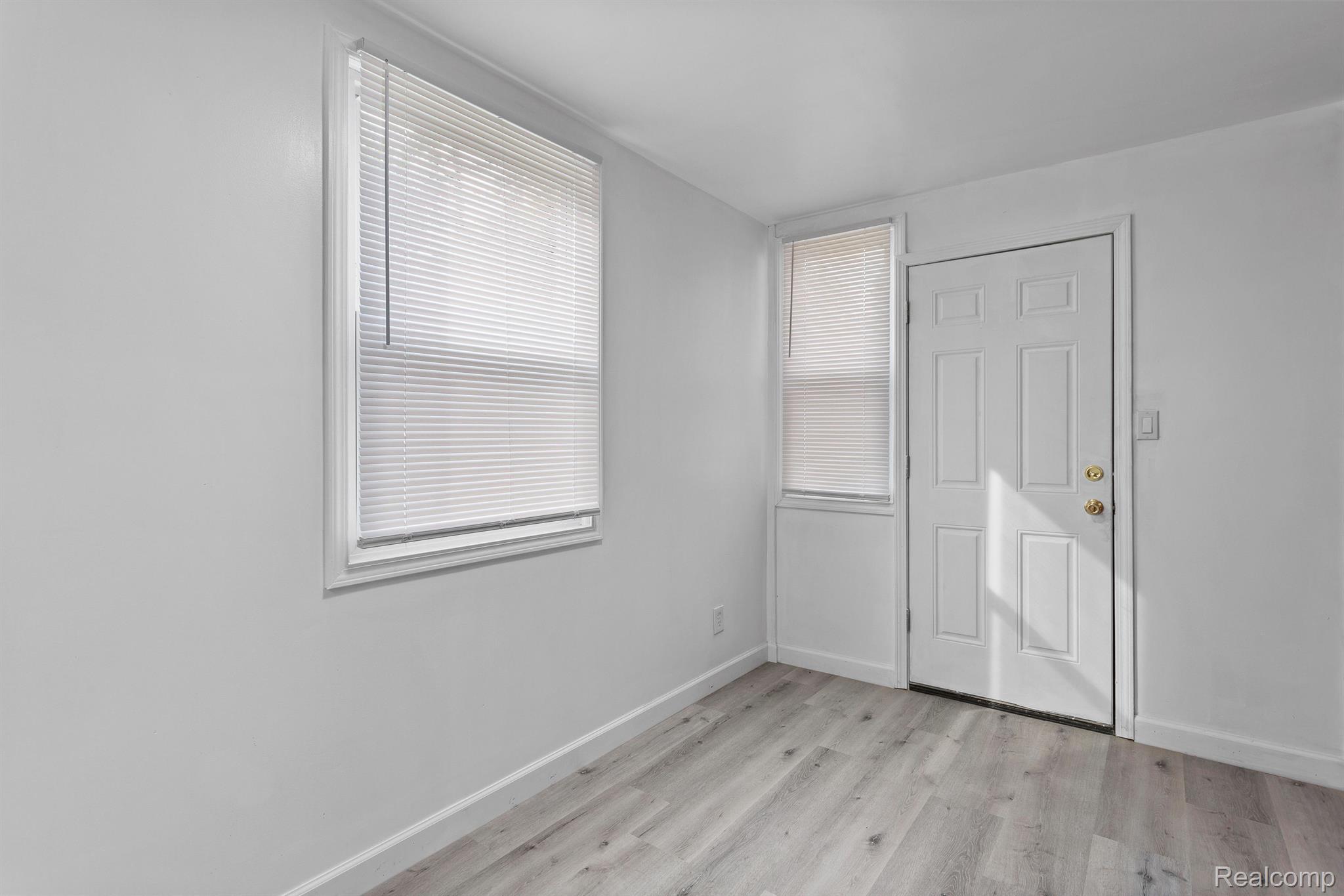 15043 Greenview Road Detroit, MI 48223 - Photo 25 of 41 Gallery Image 25