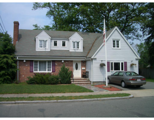4 Gerald Road Stoneham, MA 02180 - Photo 1 of 15 Gallery Image 1