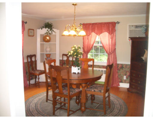 4 Gerald Road Stoneham, MA 02180 - Photo 4 of 15 Gallery Image 4