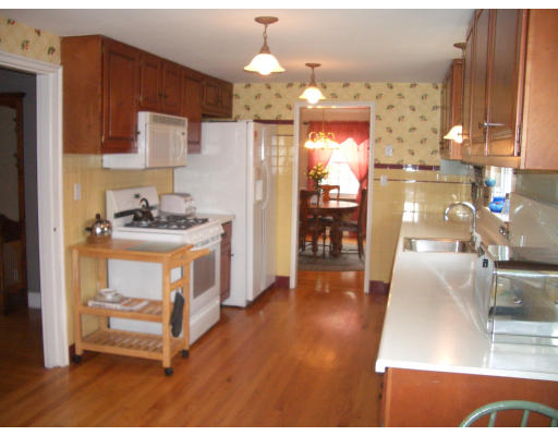 4 Gerald Road Stoneham, MA 02180 - Photo 5 of 15 Gallery Image 5