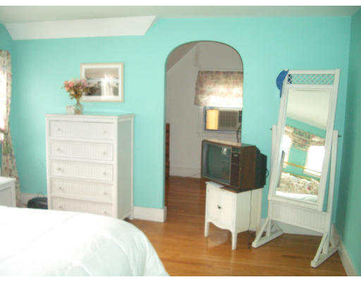 4 Gerald Road Stoneham, MA 02180 - Photo 10 of 15 Gallery Image 10