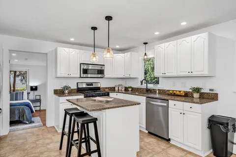 $599,900 | 2 Bailey Street, Methuen, MA 01844