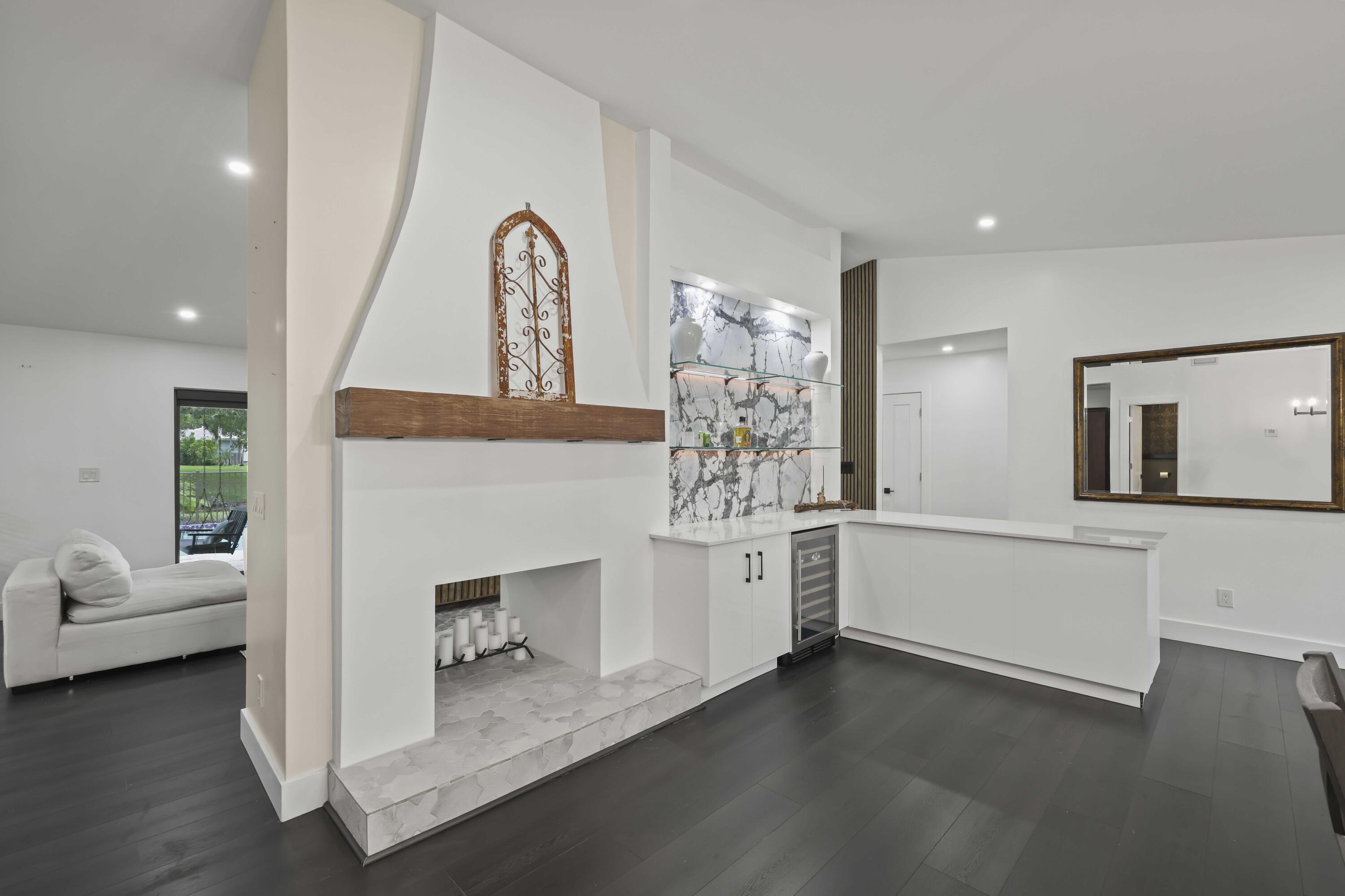 2708 Northwest 26th Circle Boca Raton, FL 33431 - Photo 10 of 24 Bar/Dining Room