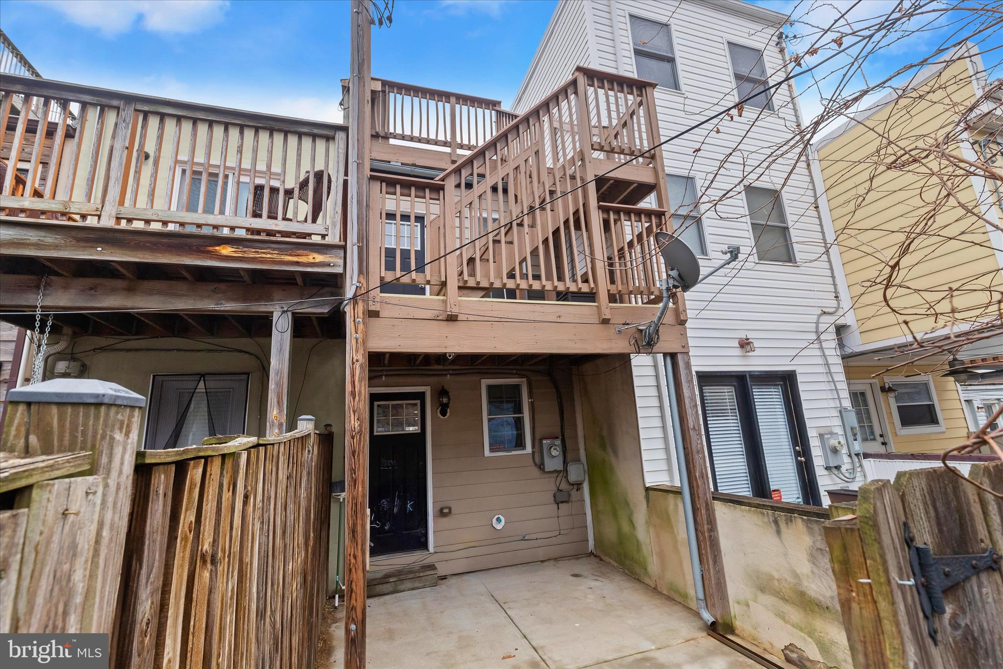 910 South Decker Avenue Baltimore, MD 21224 - Photo 41 of 60 Fenced Courtyard Patio