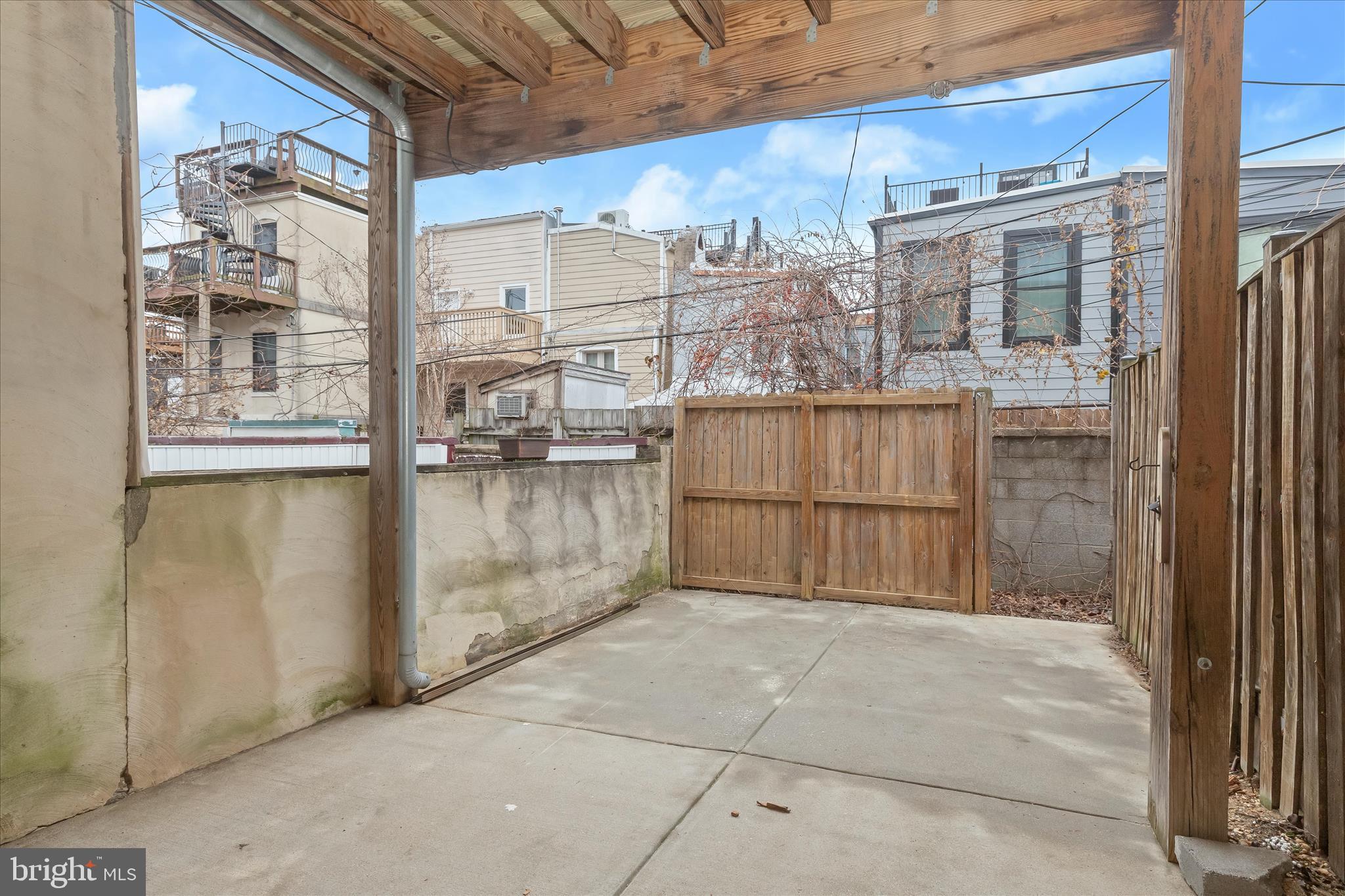 910 South Decker Avenue Baltimore, MD 21224 - Photo 42 of 60 Fenced Courtyard Patio