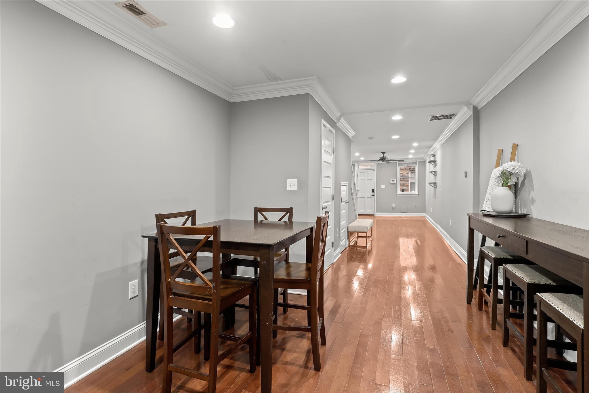 910 South Decker Avenue Baltimore, MD 21224 - Photo 7 of 60 Dining Area