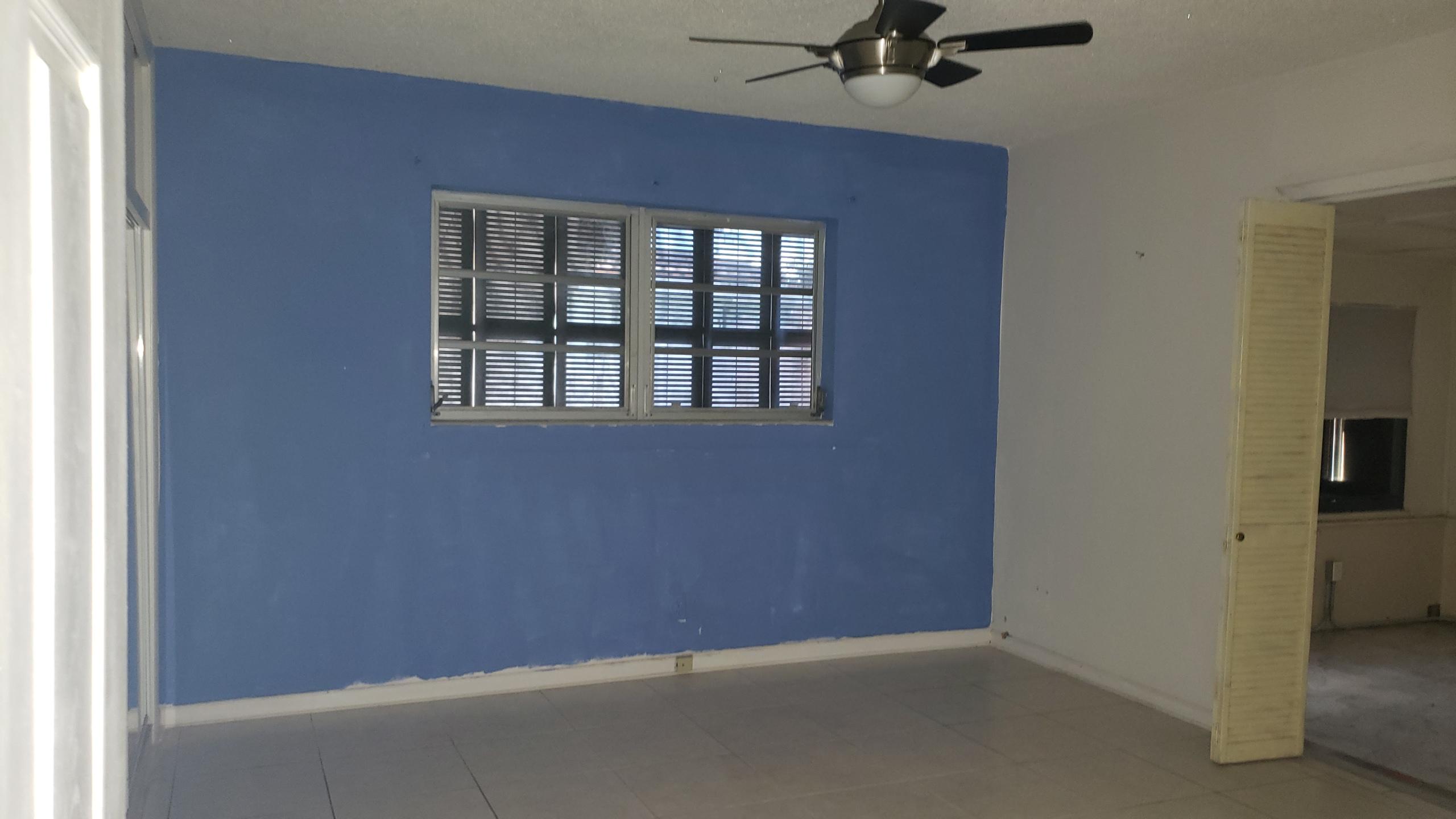 424 Northeast 27th Circle Boca Raton, FL 33431 - Photo 5 of 16 20200107_104348