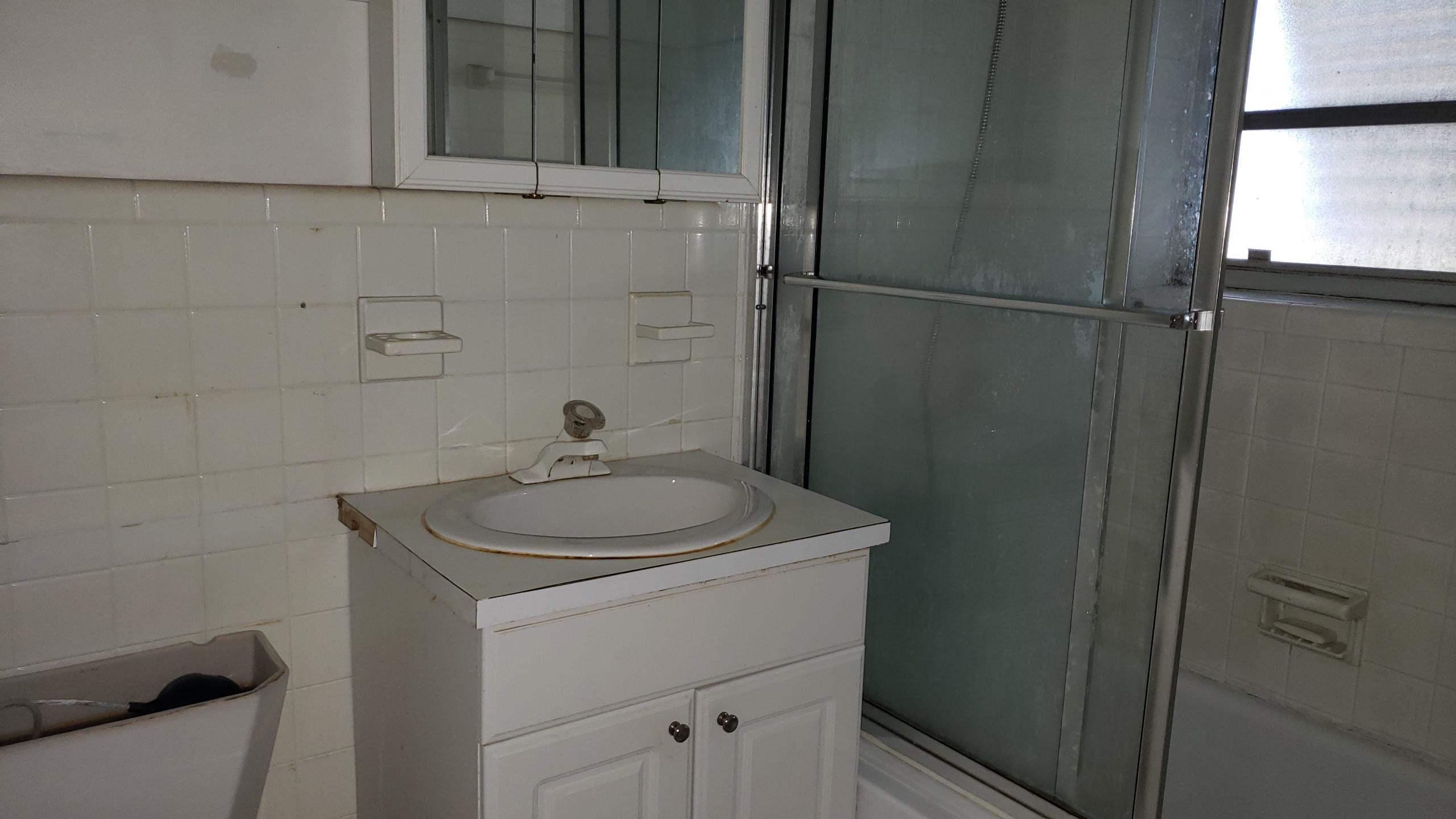424 Northeast 27th Circle Boca Raton, FL 33431 - Photo 9 of 16 20200107_105356