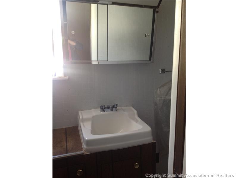 24 F Road Silverthorne, CO 80498 - Photo 7 of 12 Bathroom.