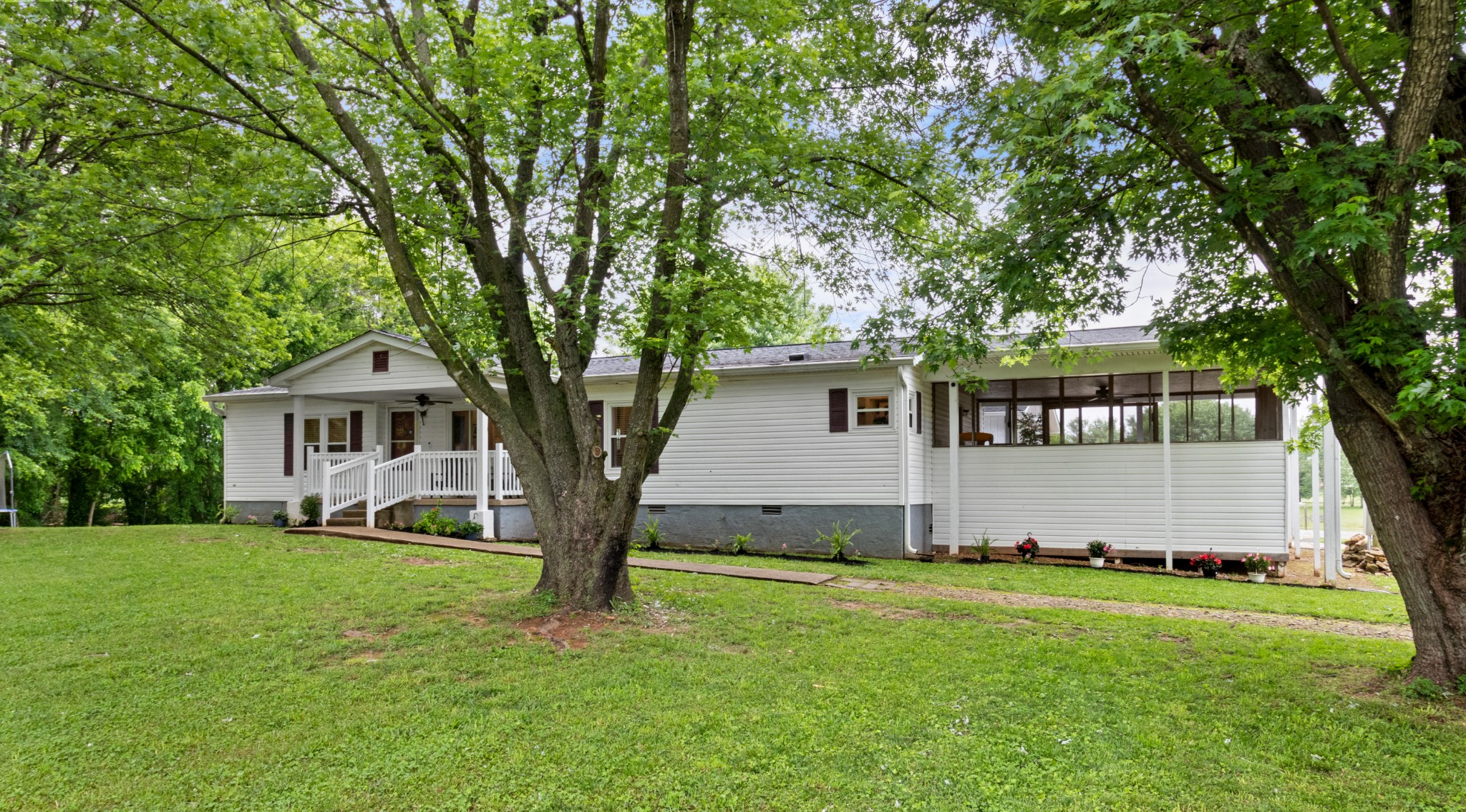 5674 Lakeview Road Springfield, TN 37172 - Photo 12 of 54 a view of a house with a yard