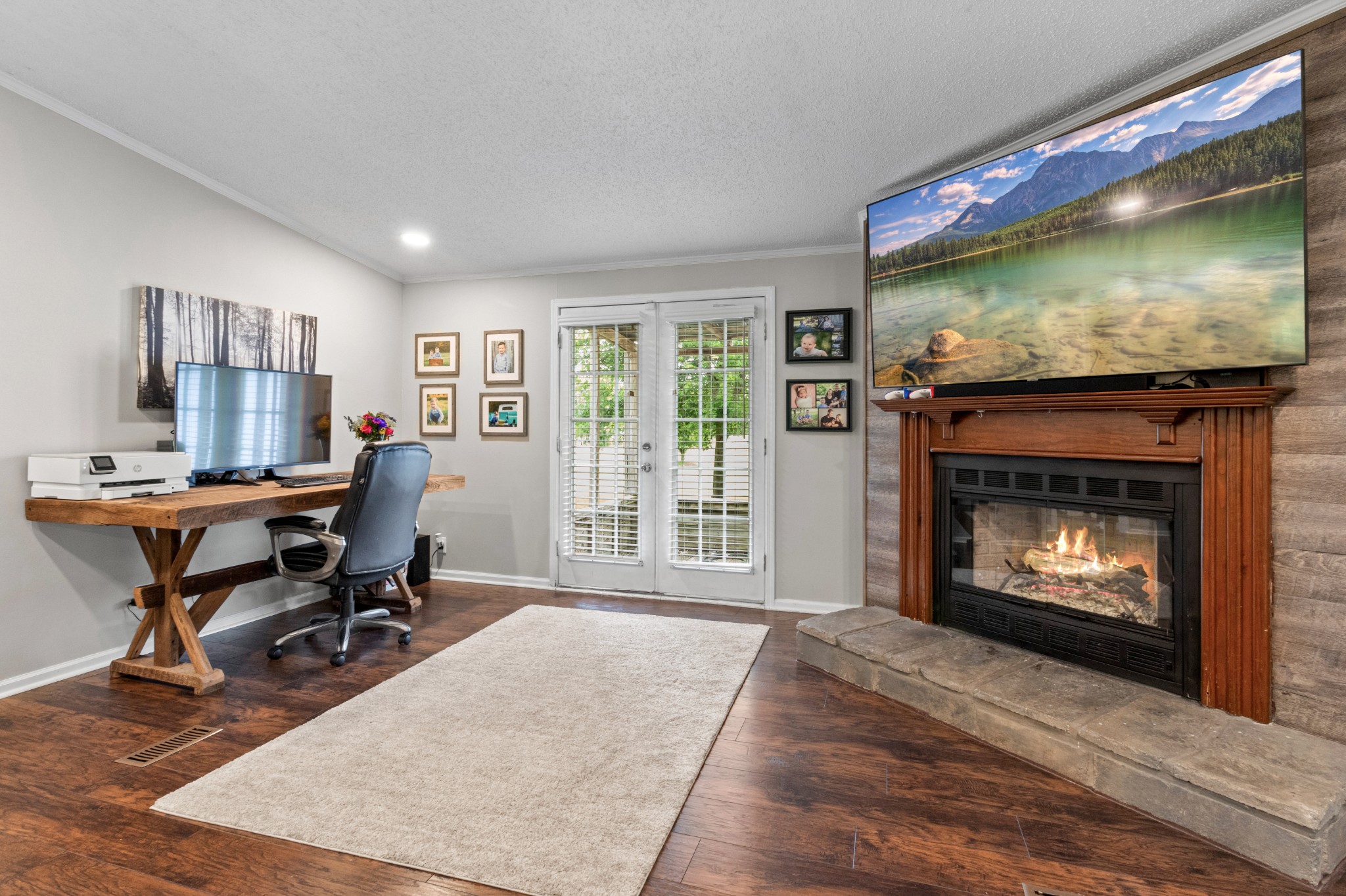 5674 Lakeview Road Springfield, TN 37172 - Photo 26 of 54 a workspace with furniture and a fireplace